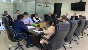 Gobierno y transportistas se acusan de ineficiencia mientras persiste la amenaza de paro