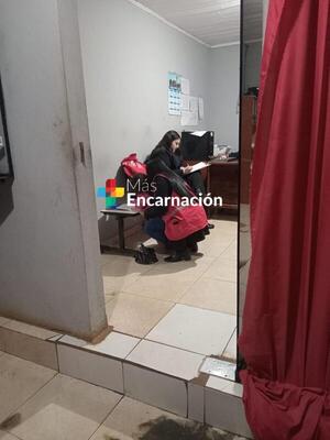 Preocupante caso en Cambyretã: Mujer ebria fue encontrada en una cuneta con su hija de 2 añitos