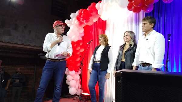 Nicolás Zárate anunció su precandidatura a la intendencia de Asunción
