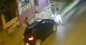 Diario HOY | VIDEO: Motociclista propina puñetazo y deja inconsciente a joven tras roce
