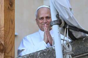 León XIV invita a Zelenski y a Rusia a negociar la paz en el Vaticano y llama al diálogo - Mundo - ABC Color