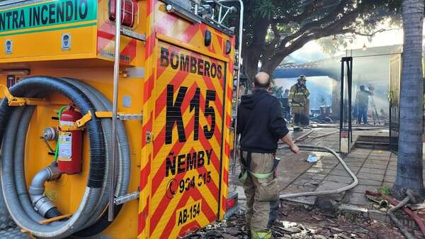 Mascotas mueren en incendio de vivienda en Ñemby - Nacionales - ABC Color