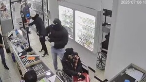 Delincuente simuló estar en silla de ruedas para asaltar joyería en un sapy’aite