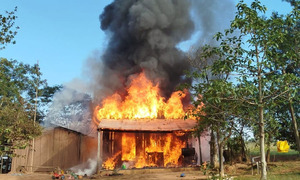 Treinta años de esfuerzo consumido por el fuego en Coronel Oviedo - OviedoPress