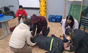 Aspirantes a árbitros se capacitan en primeros auxilios