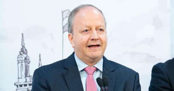 Diario HOY | Ministro de Economía refuta a transportistas: “Creo que podría haber otros intereses”