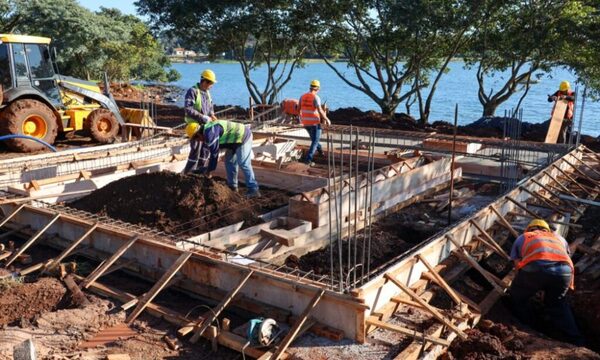 Planta solar flotante de ITAIPU avanza con la llegada de paneles y ejecución de obras civiles