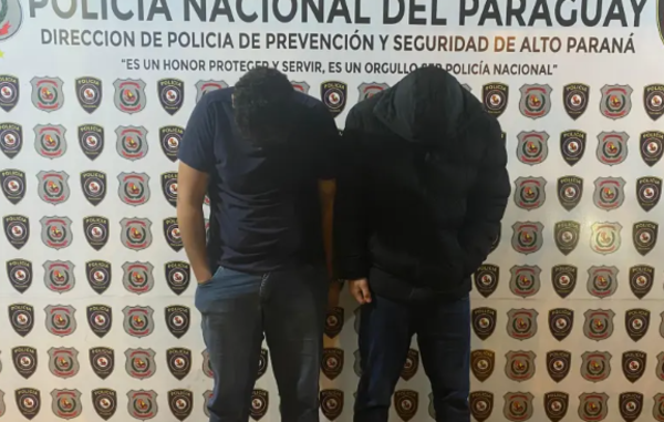 Funcionario y cómplice son detenidos por robo de celulares de alta gama en Alto Paraná