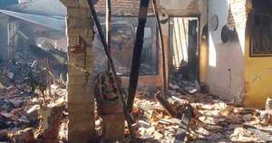 Diario HOY | Incendio consumió vivienda en Ñemby: inquilinos se salvaron gracias a guardia