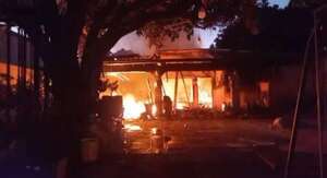 Fuego arrasó una casa en Ñemby - Policiales - ABC Color