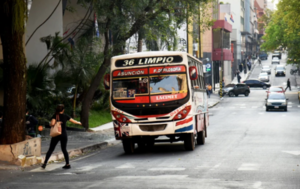 Gobierno se compromete a pagar subsidio de USD 3,9 millones al sector transporte