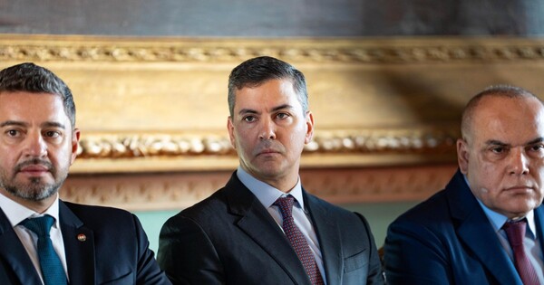 Santi prepara una mega reforma para fusionar ministerios y apurar la llegada de inversiones