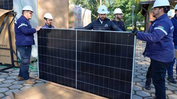 Arriban paneles y avanzan obras para la planta solar flotante de Itaipú