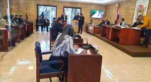 Concejales municipales amenazan con declarar la guerra al interventor tras escraches a sus compañeras - ADN Digital