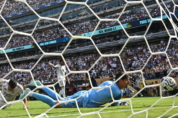 Versus / "Es una derrota dura, hay que trabajar mucho para llegar a su nivel", dice Courtois sobre PSG