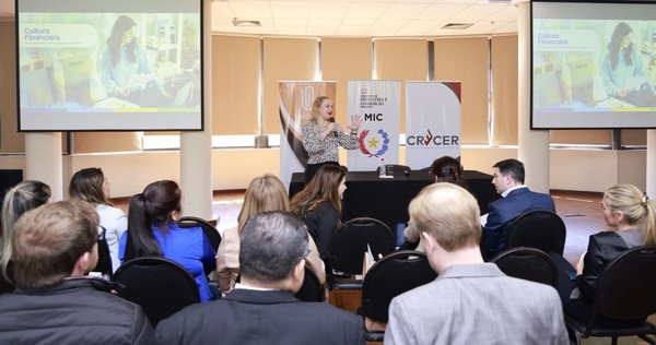 Más de 40 Mipymes culminaron capacitación del Programa de Cultura Financiera