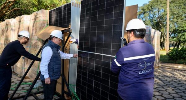 Planta solar flotante de ITAIPU avanza con la llegada de paneles y ejecución de obras civiles