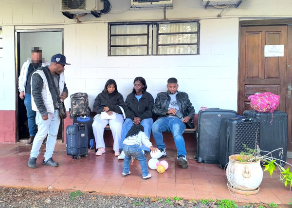 Cinco dominicanos indocumentados demorados en puerto Tres Fronteras - La Clave