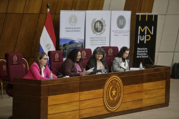 Representante del Poder Judicial participó en debate sobre justicia para mujeres criminalizadas por delitos de drogas