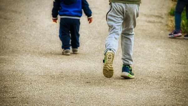Niño de 6 años fallece tras ser atropellado cuando jugaba en la calle