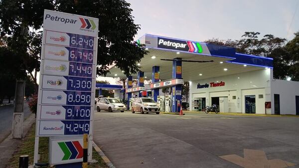 Suba de combustibles: conductores ya se encuentran con nuevos precios en estaciones de Petropar - Economía - ABC Color