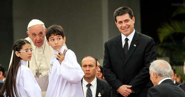 La Nación / Cartes recordó la visita del papa Francisco: “Sigue en el corazón del pueblo paraguayo”