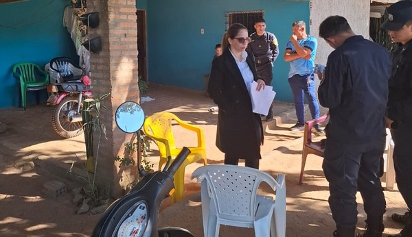 Fiscalía allana vivienda en busca de agente policial prófugo por caso de abuso sexual en niños