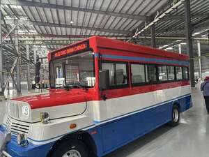 Los pintorescos buses que llegarían a Paraguay desde Filipinas - Nacionales - ABC Color