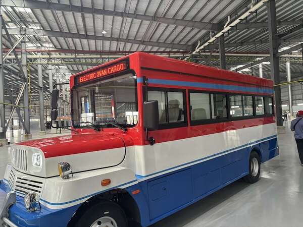 Los pintorescos buses que llegarían a Paraguay desde Filipinas - Nacionales - ABC Color
