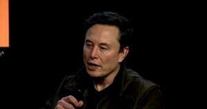 La Nación / Elon Musk lanza Grok 4, la IA capaz de superar un doctorado