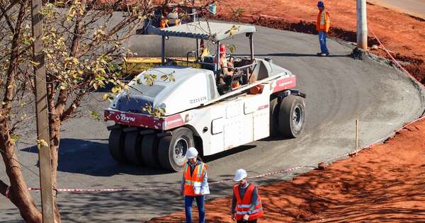 La Nación / Intensifican trabajos de desvíos para obras de viaducto en el Km 10 en CDE