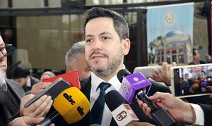 Citan a viceministro de Transporte para tratar paro de buses