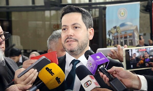 Citan a viceministro de Transporte para tratar paro de buses