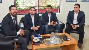 "Bogarín quiere seguir enquistándose en Derecho UNA", denuncian