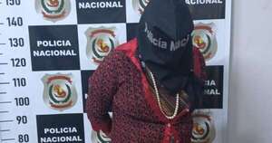 La Nación / Mujer es detenida en flagrancia al asaltar a turista, en fila de vehículos en CDE