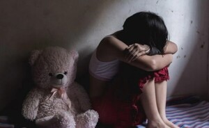 Sentenciado a 15 años de prisión por abusar de su hijastra menor
