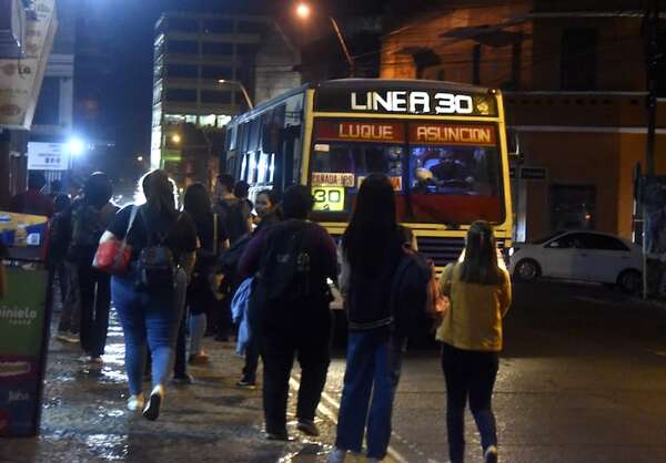 Paro de buses: Cetrapam se comparó con un vendedor de empanadas y fue blanco de críticas - Nacionales - ABC Color
