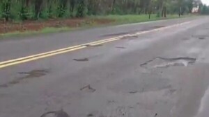 Calamitoso estado de la ruta PY01 en el tramo entre Yaguarón y Carapeguá