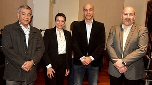 Brindis tras jornada científica en La Misión