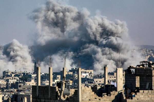 Al menos 10 muertos en un bombardeo israelí contra una escuela en el norte de Gaza - Mundo - ABC Color