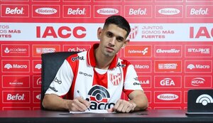Versus / Manu Romero fue presentado en su nuevo club de Argentina
