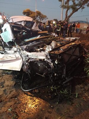 Violento triple choque deja un fallecido sobre autopista Silvio Pettirossi | Unicanal