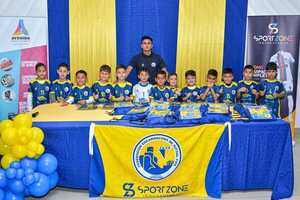 Entregan atuendos a la Selección Encarnacena de Futsal FIFA