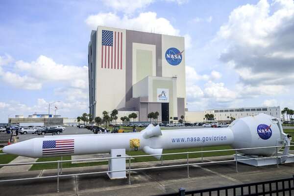 Viaje sin despegar: la NASA lanza simulador inmersivo en su complejo histórico - Ciencia - ABC Color