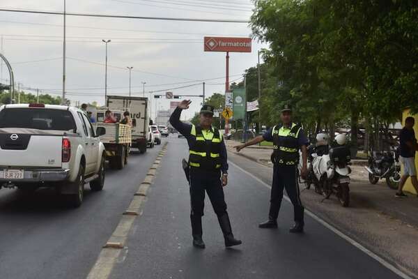 Unos 150 agentes de la PMT infractores: ¿a ellos quién los multaba? - Nacionales - ABC Color