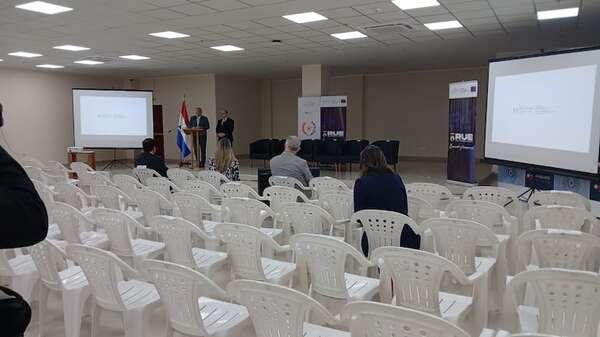 MEC presenta herramienta que pretende evitar venta de títulos falsos - Nacionales - ABC Color