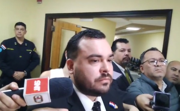 Consiguió la libertad ambulatoria y podría seguir como funcionario en Diputados