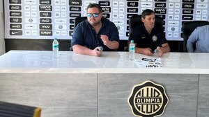 Versus / Nogués respalda a Bustos y asegura que es una "estupidez" la idea de cambiar DT