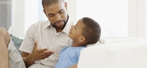 Comunicación con los hijos debe ser abierta y sin juicios - Portal Digital Cáritas Universidad Católica