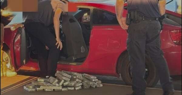 La Nación / Caen dos paraguayas que traficaban droga con un bebé en su auto